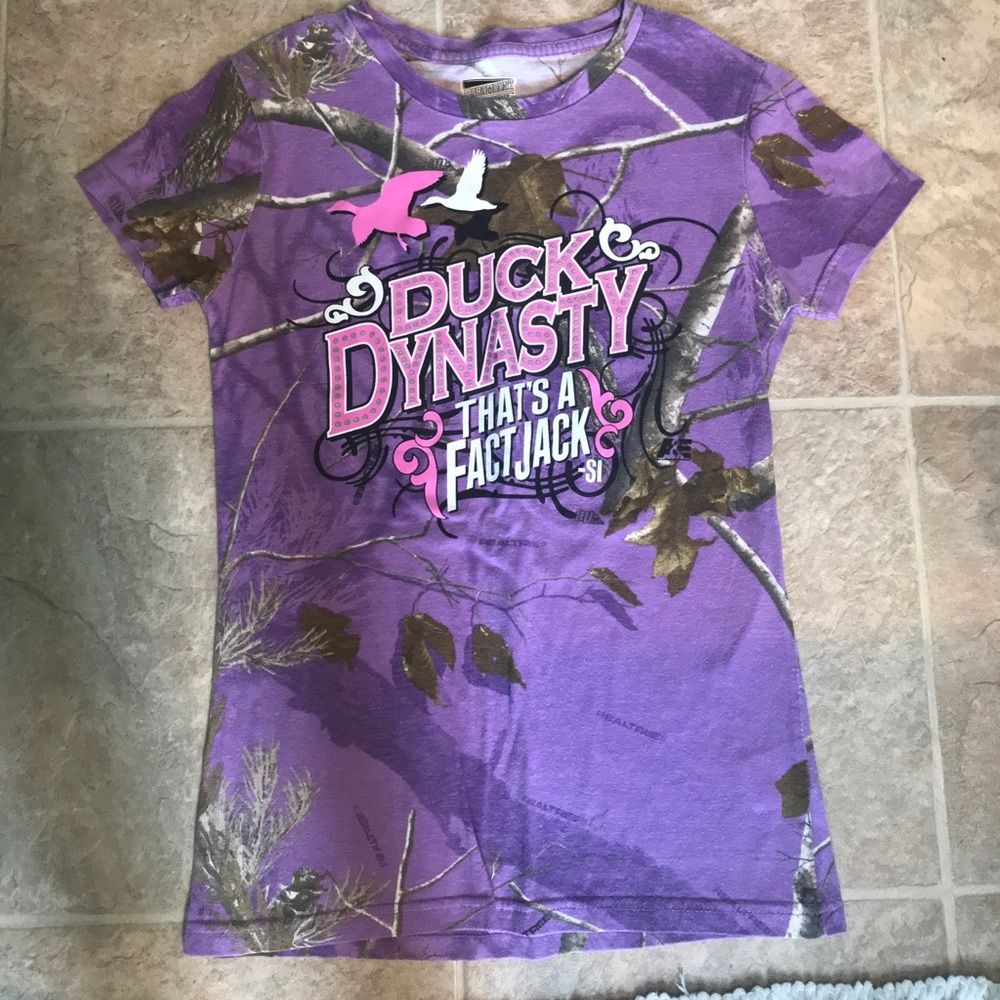 A duck dynasty purple tee shirt!